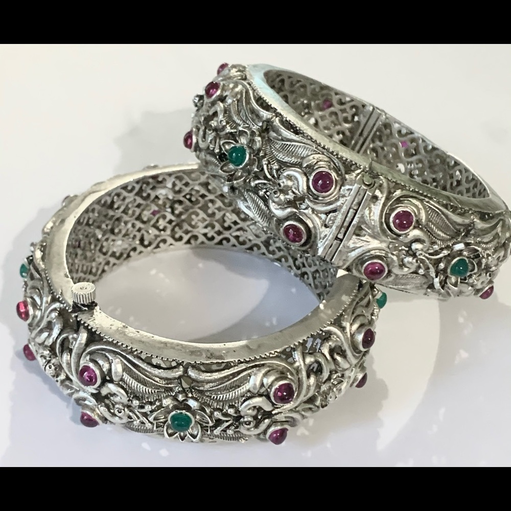 Oxidzed Chunky Screw Bangles Red & Green